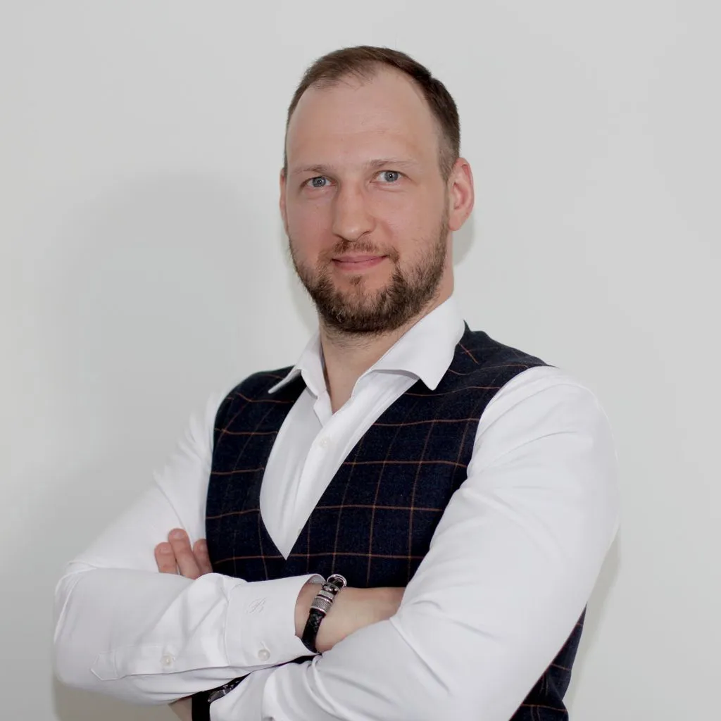 Иван Иванов