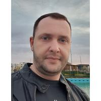 Денис Леонов